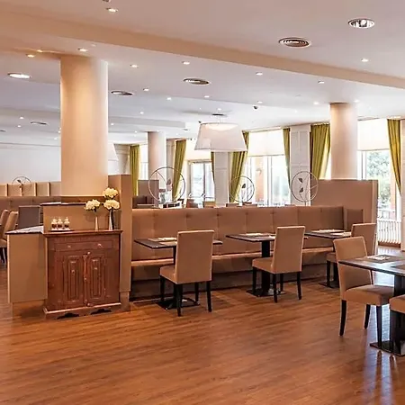 Hilton Garden Inn Vienna South-3